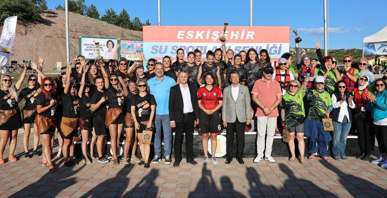 Kadınlar Su Sporları Şenliğine Renk Kattı